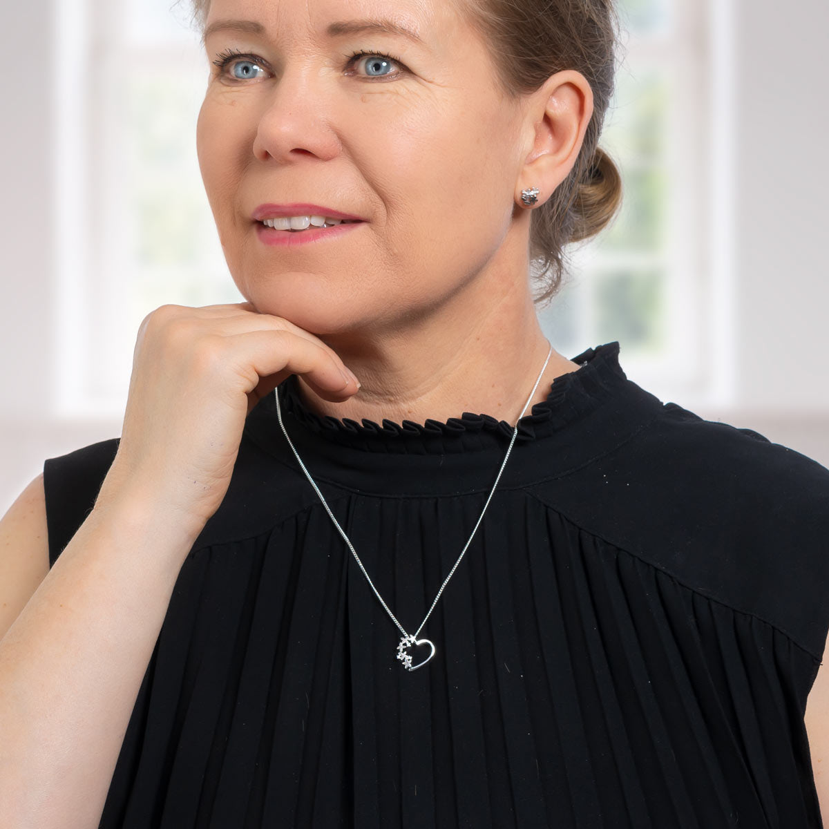 Hopeinen avoin sydän kaulakoru | Taika-korut