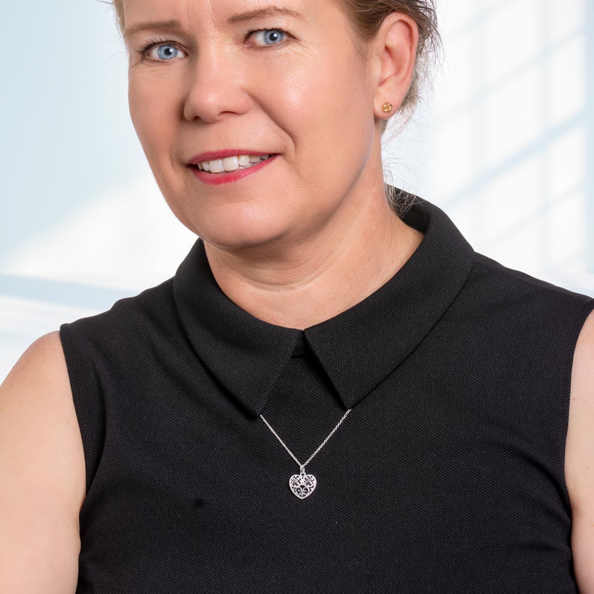 Hopeinen sydän kaulakoru filigraani