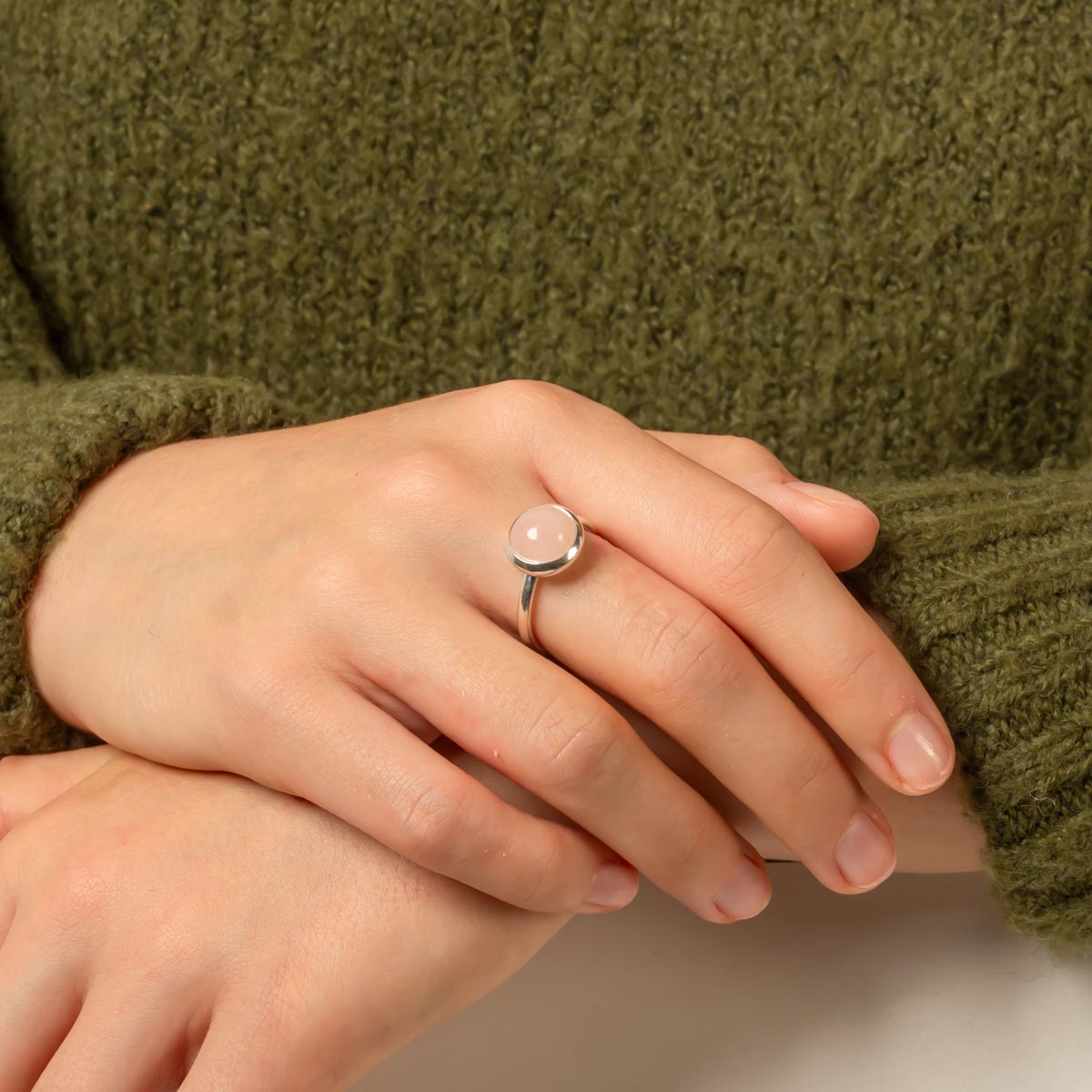 Ruusukvartsi hopeasormus