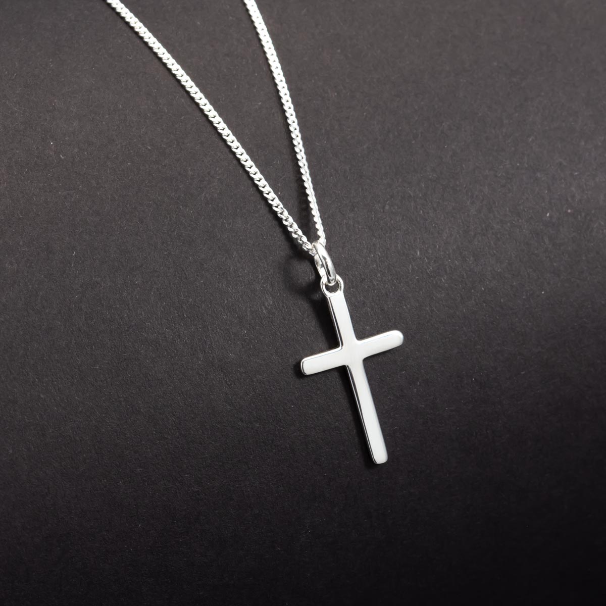 Tausta ja rippiristi hopea