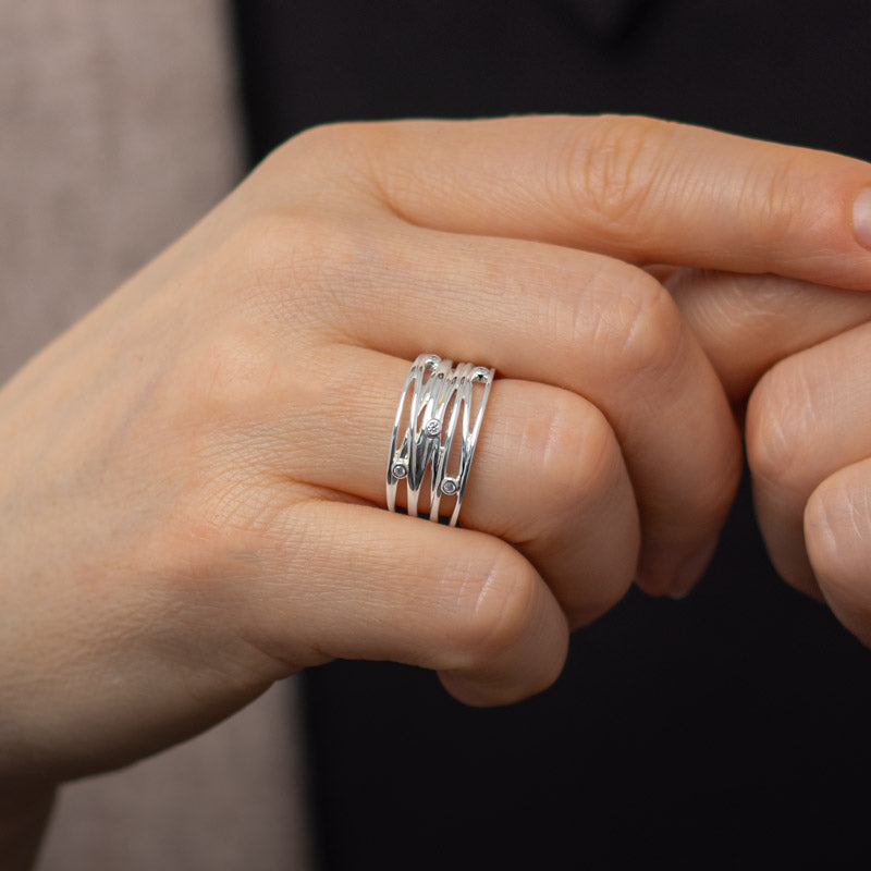 Hopeasormus leveä ja ilmava crop | Taika-korut