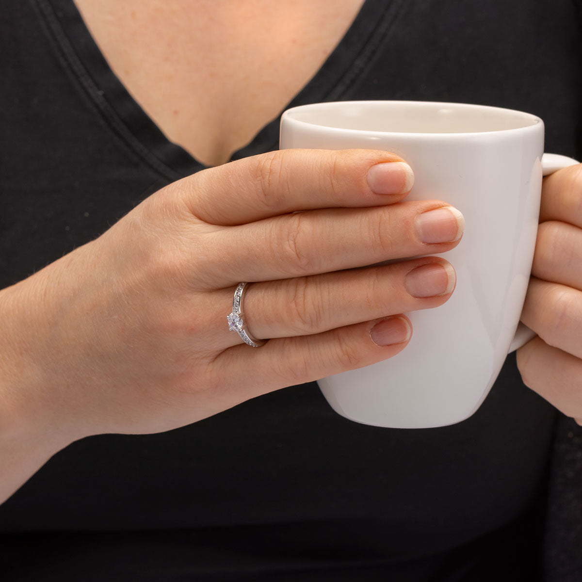 Solitaire sormus kivillä nainen | Taika-korut