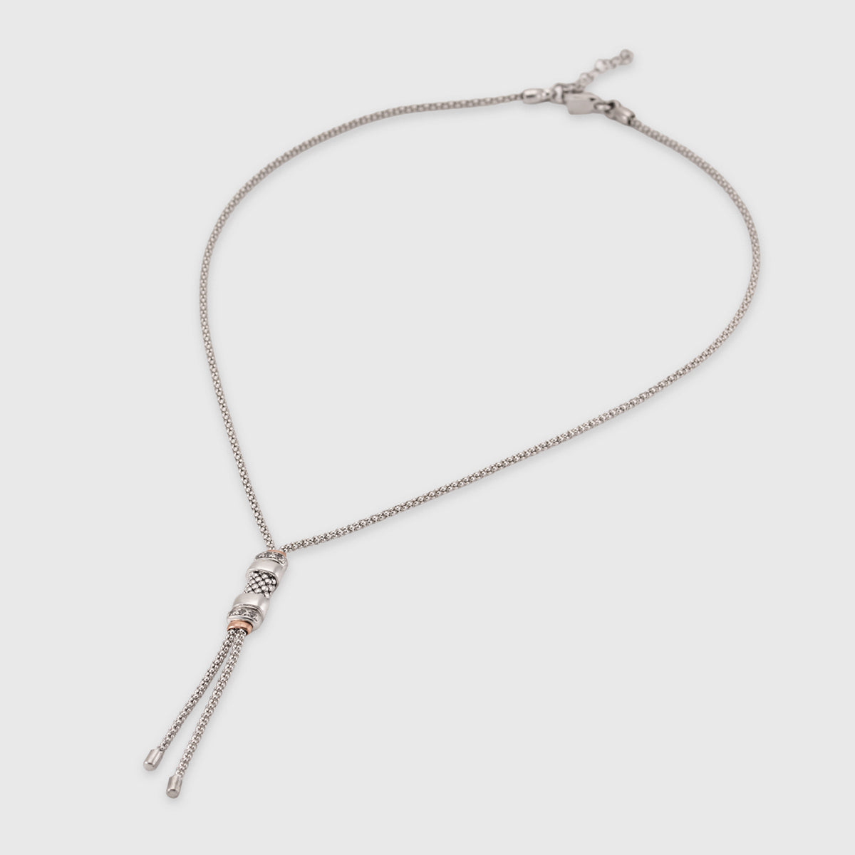 Hopeinen lariant-kaulakoru