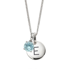 Hopeinen akvamariini syntymäkivi ja kirjain tägi