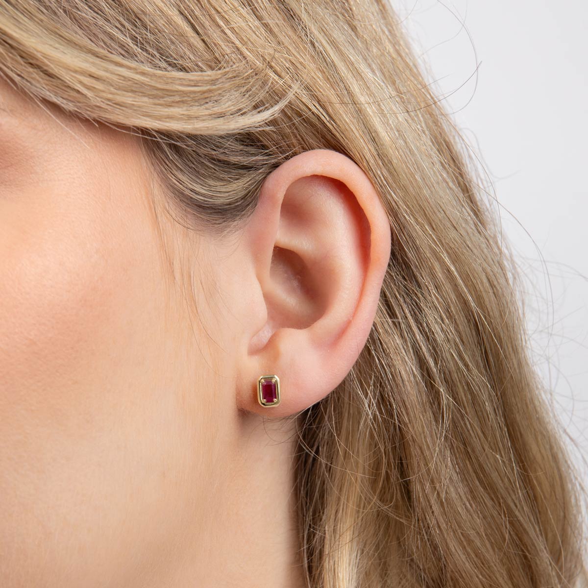 Rubiini korvakorut octagon