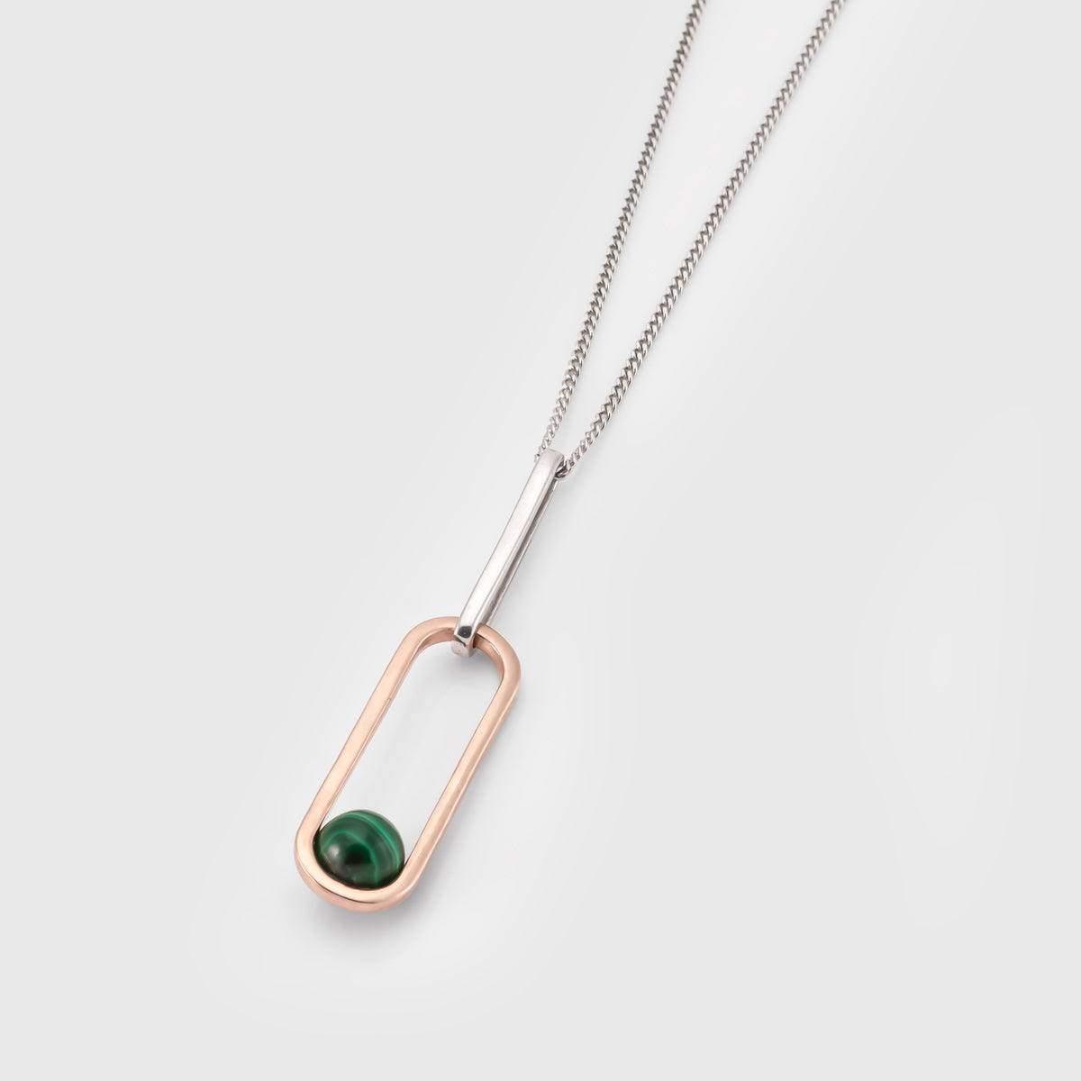 Malakiitti-ruusukulta-kaulakoru