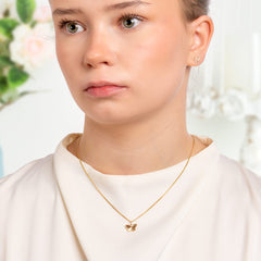 Malli ja kultainen perhonen kaulakoru