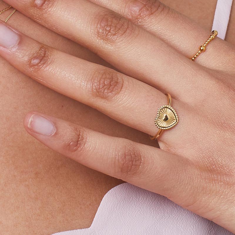 Malli ja rakastava sydän sormus