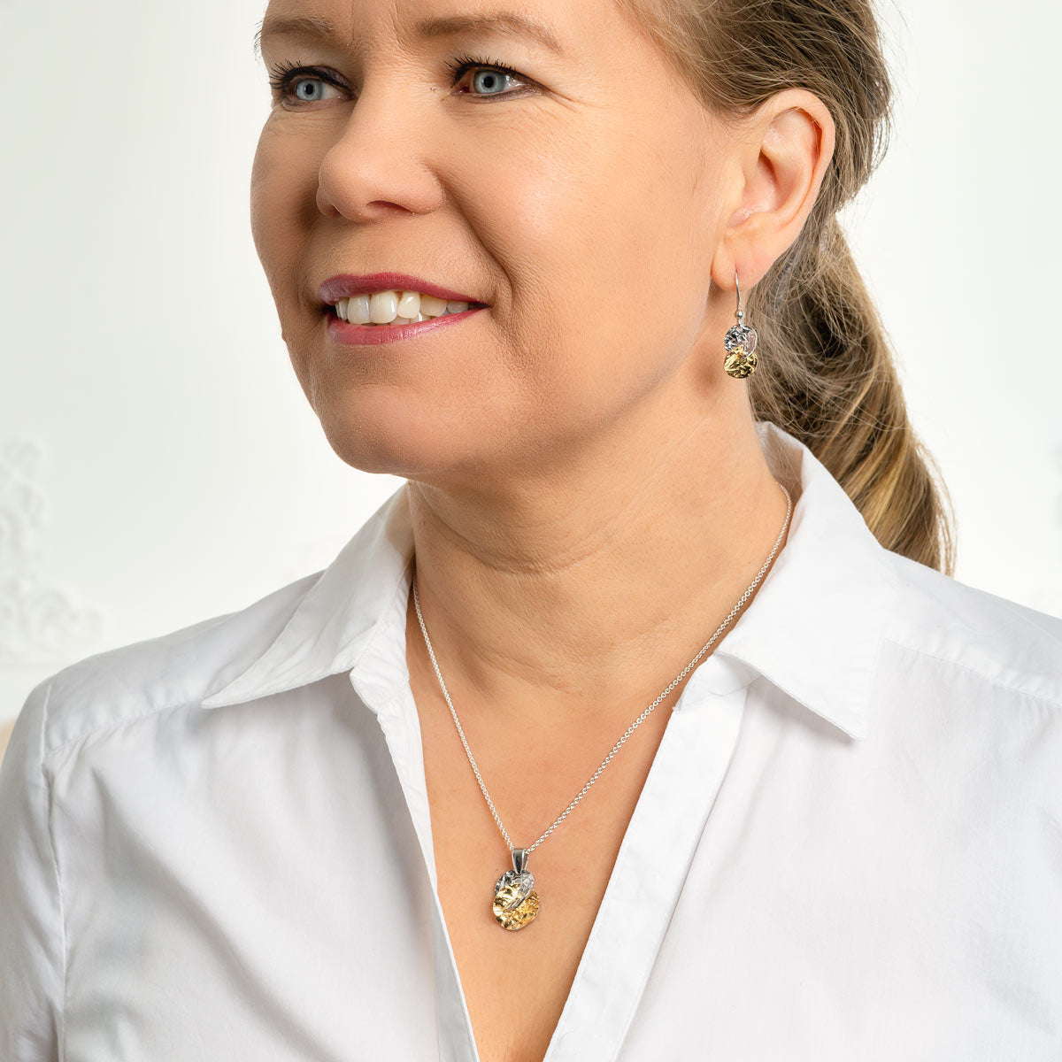 Yhteinen Polku kaulakoru kulta
